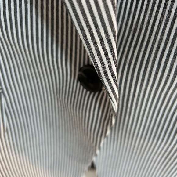 Loft Women’s Black and White Striped Blazer NWT Size 14
Size 14 - Picture 5 of 6